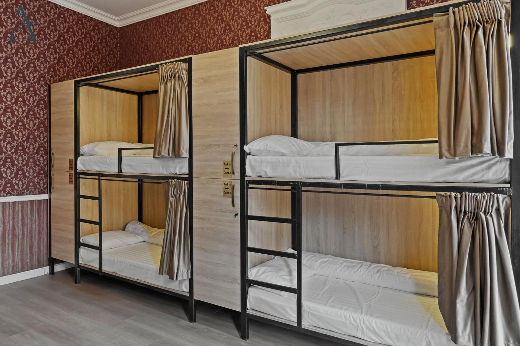 Ramana Garden Hostel - Self-Service Accommodation Bukarest Kültér fotó