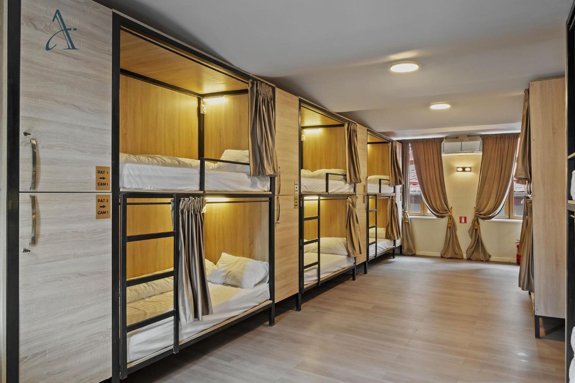 Ramana Garden Hostel - Self-Service Accommodation Bukarest Kültér fotó